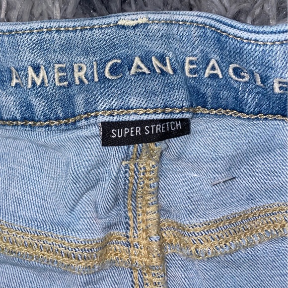 American Eagle light wash denim super stretch jean shorts - Picture 5 of 6